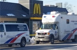 Xả súng tại cửa hàng McDonald, 2 người thiệt mạng 